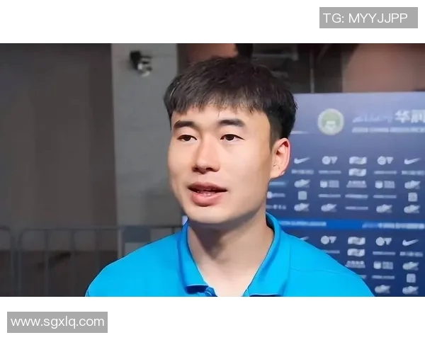 邓涵文与玉昆携手共创中超新篇章展现足球激情与团队精神