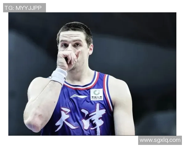 大卫-詹姆斯在CBA联赛中展现领袖魅力，获尊重