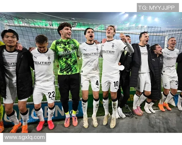 汉堡队与门兴格拉德巴赫激战不分胜负握手言和 汉堡队与门兴格拉德巴赫激战不分胜负握手言和